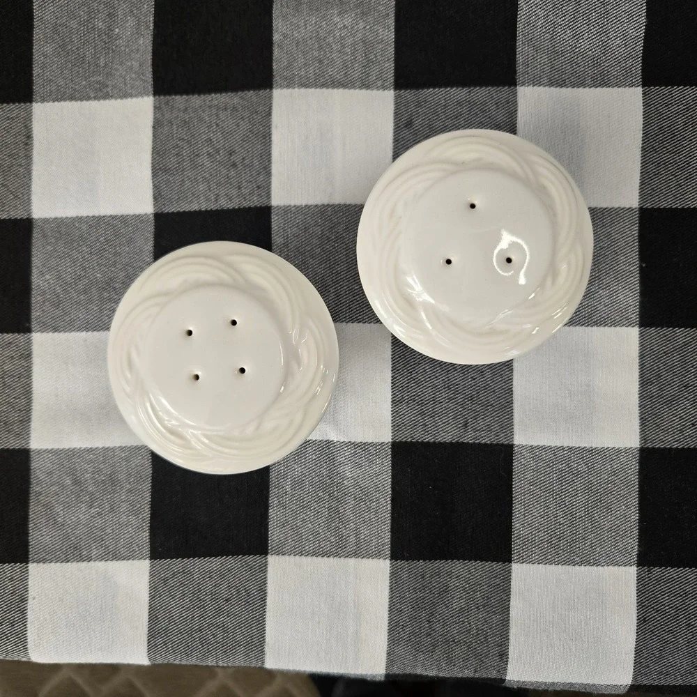 Pfaltzgraff Acadia Salt And Pepper Shaker Set White Stoneware No Chips Or Cracks